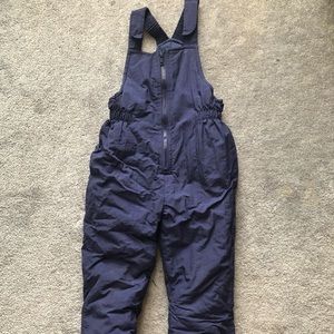 Water resistant bibs